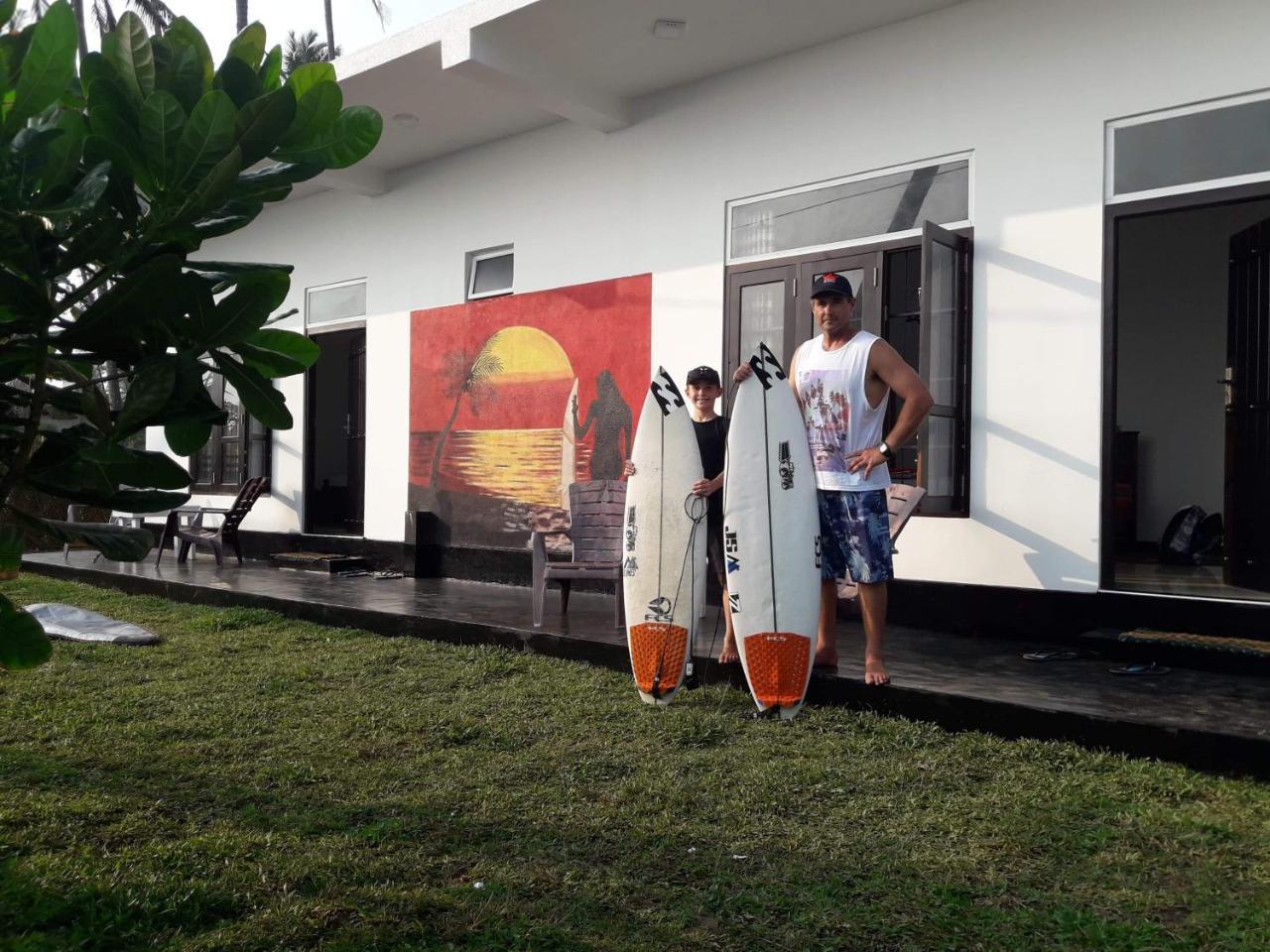 Sunset Surfing Beach Resort Matara Eksteriør billede